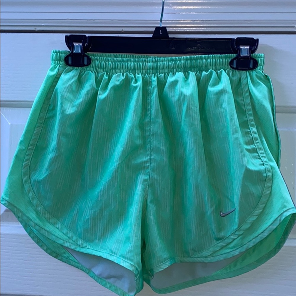 Women’s Nike shorts size small